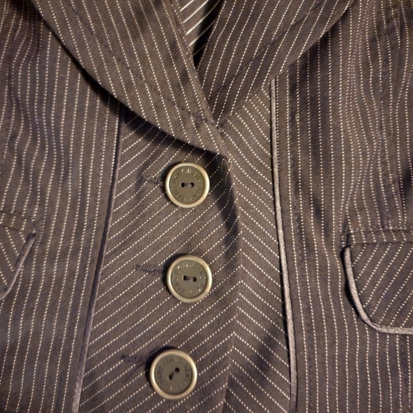 DKNY Striped Blazer Jacket Size S and 3 Pairs Sandals Sizes 6 - Picture 13 of 14